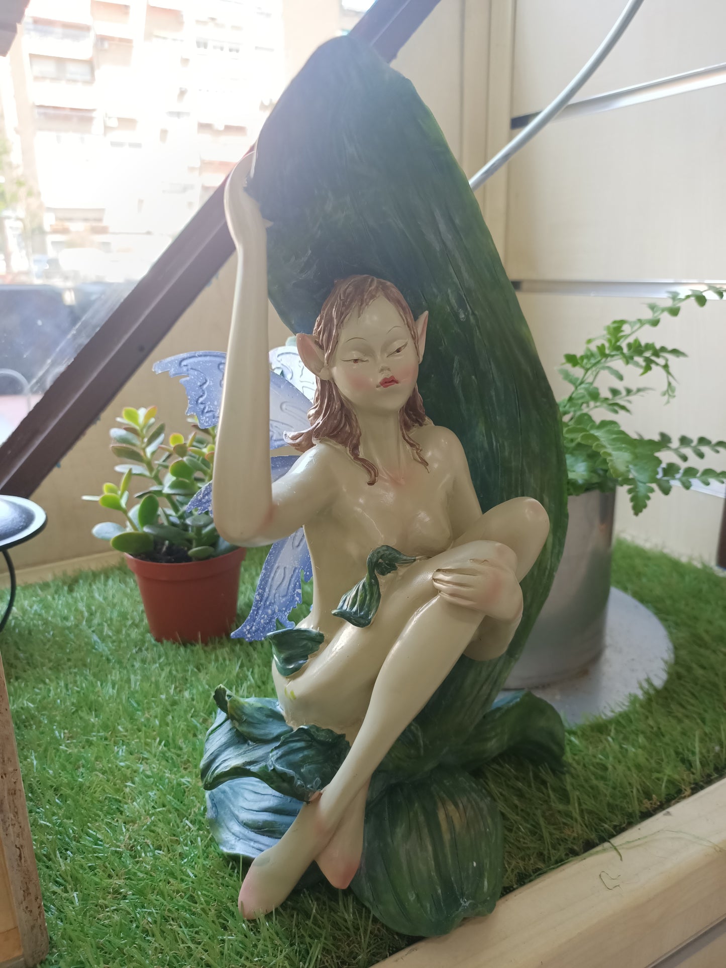 Figura De Ninfa Del Agua Grande