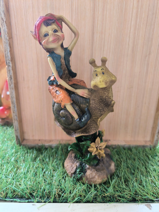 Figura Duende Y Caracol Muelle